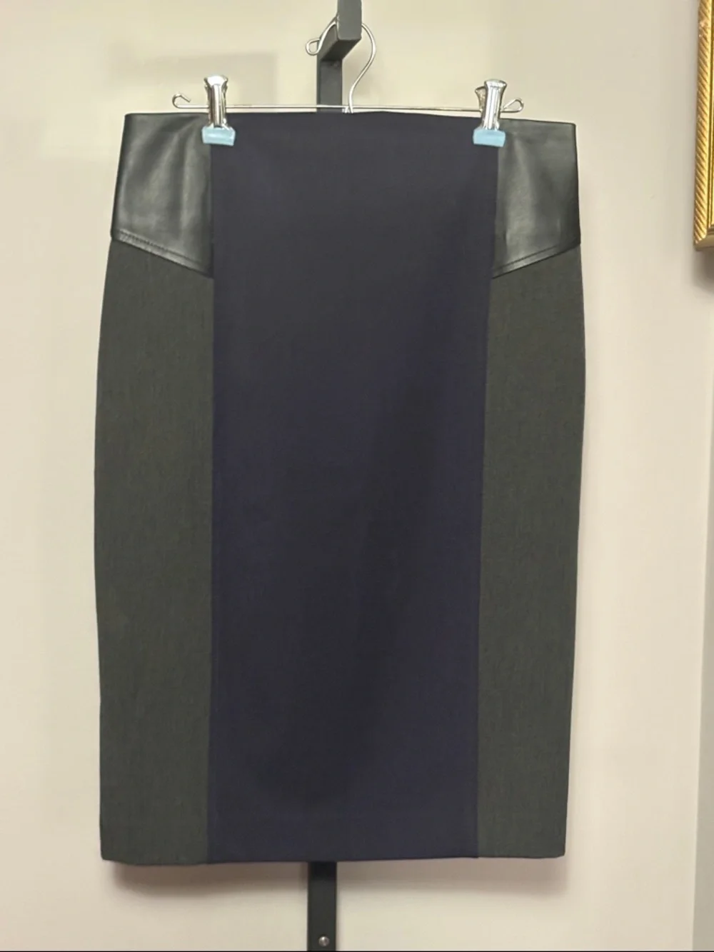 Express Size 6 Navy Black Gray Pencil Skirt with Faux Leather Accents